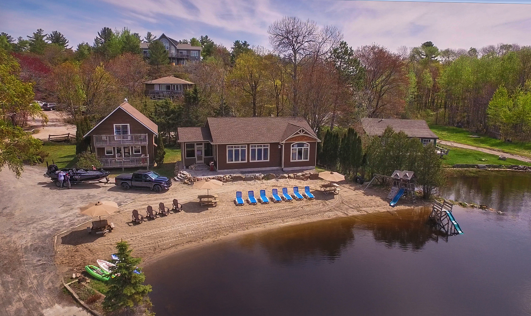 01_feature_cottage_boat_truck.jpg 01_feature_cottage_boat_truck.jpg