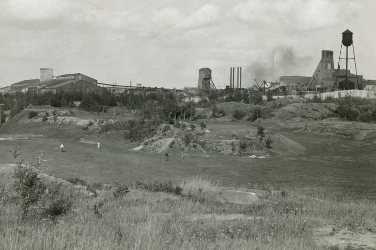 The Hollinger Minesite in the 1920s, as seen from the golf course