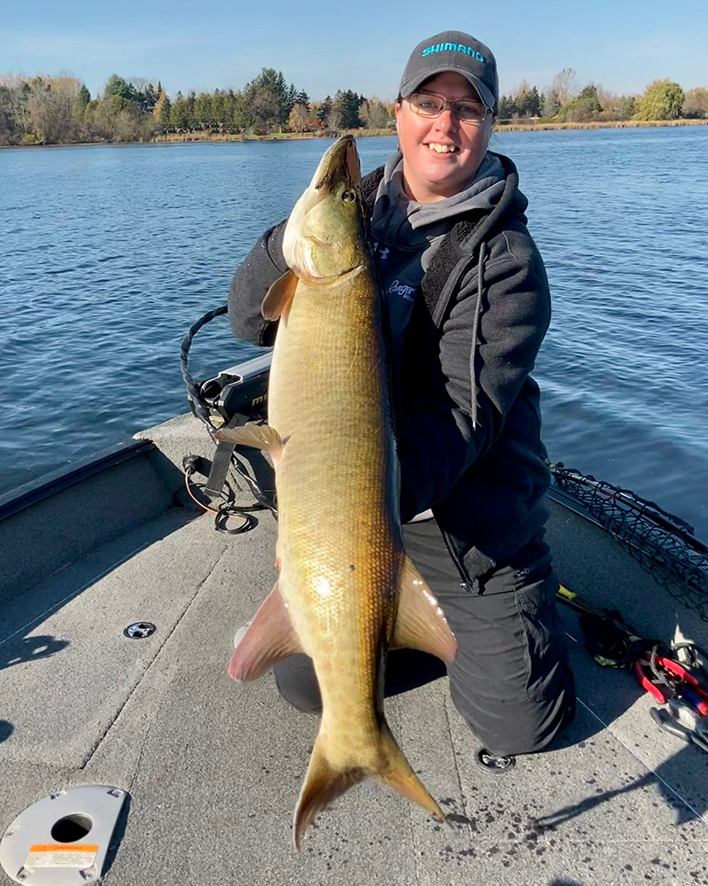 angler fishing musky