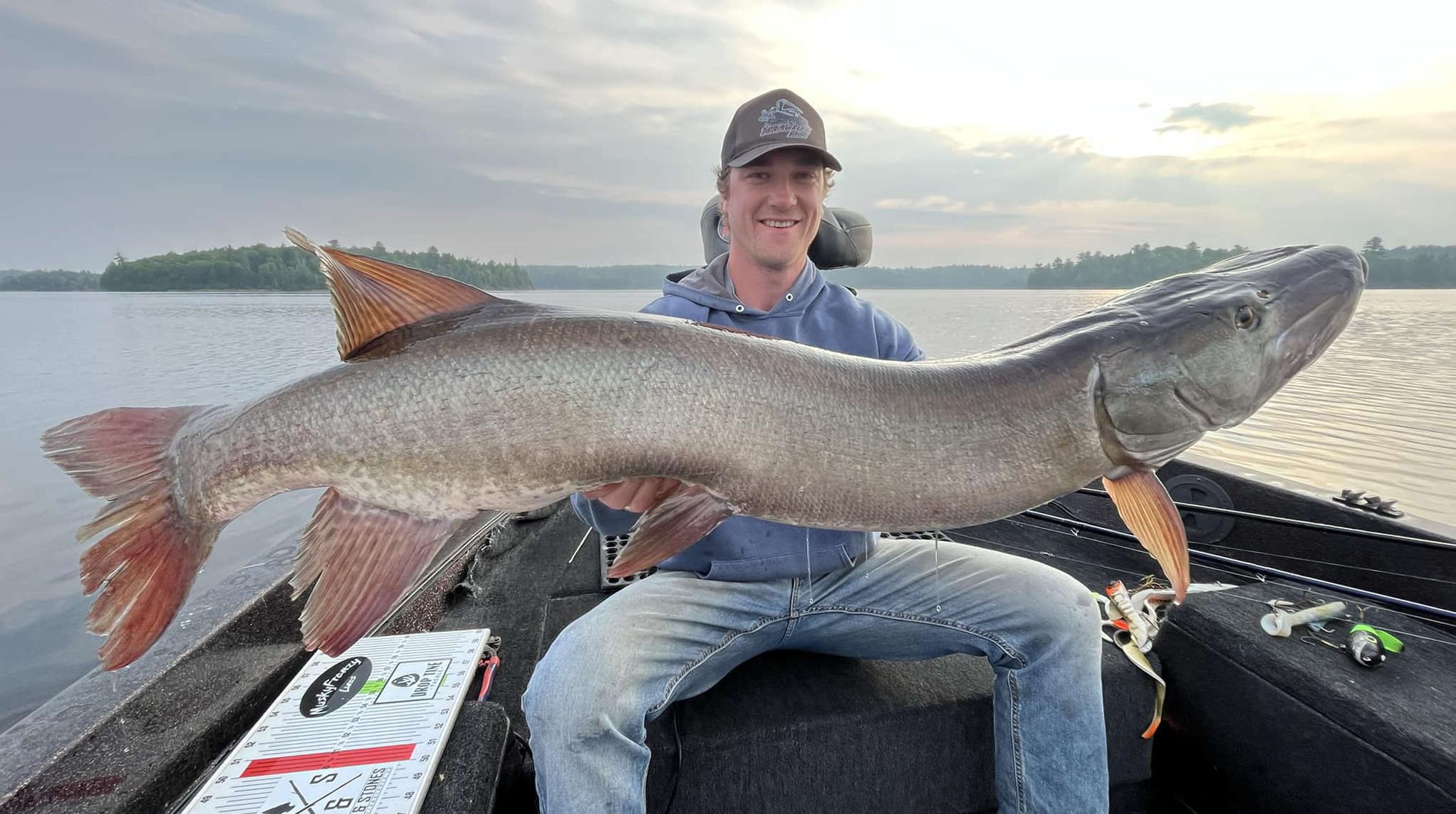 huge muskie caught on rowan lake