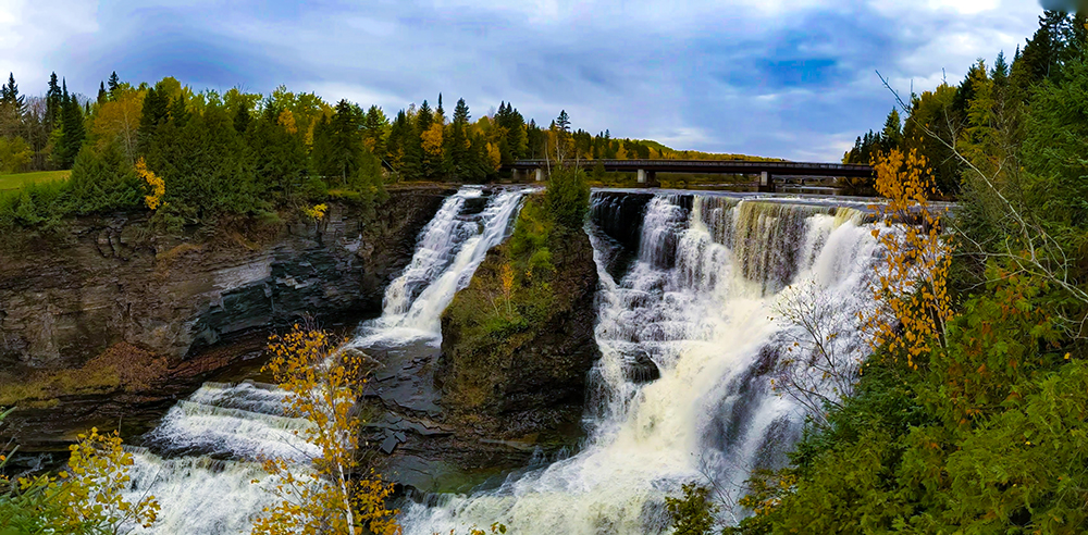 Begin with a view of Kakabeka Falls and then continue down the valley trail