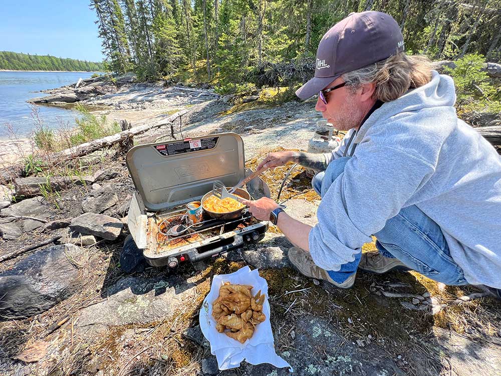 moosehorn lodge guide service shore lunch