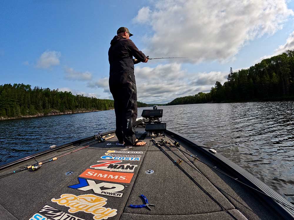 Fishing-on-Rainy-Lake,-Ontario