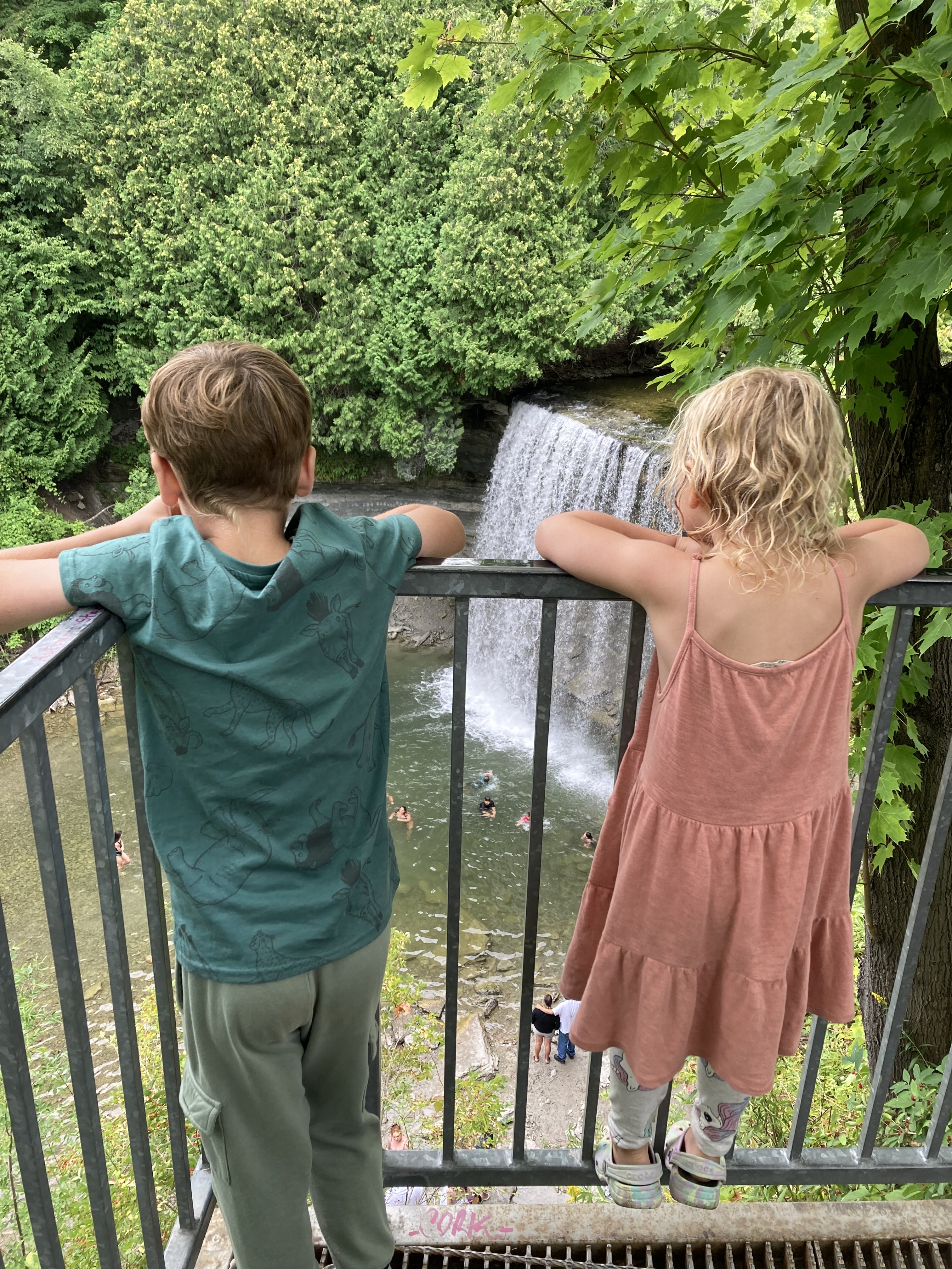 Kids wowing over Bridal Veil Falls