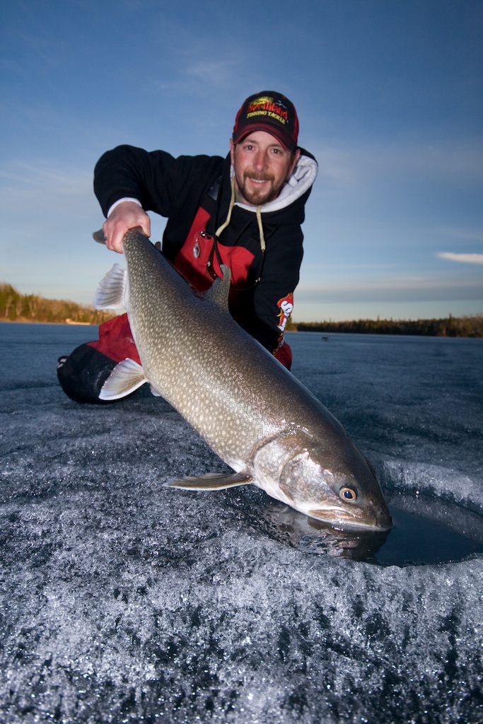 Dave Bennett guide services - ice fishing Lake of the Woods