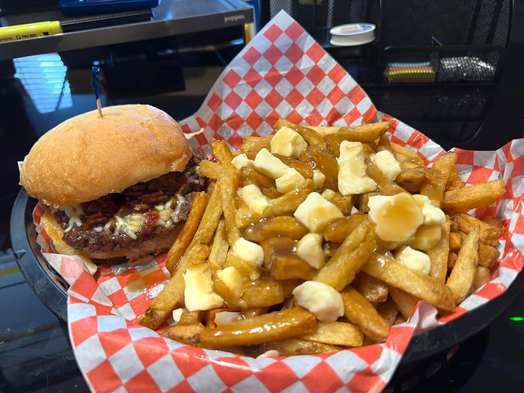 noel's place growling grizzly burger and poutine