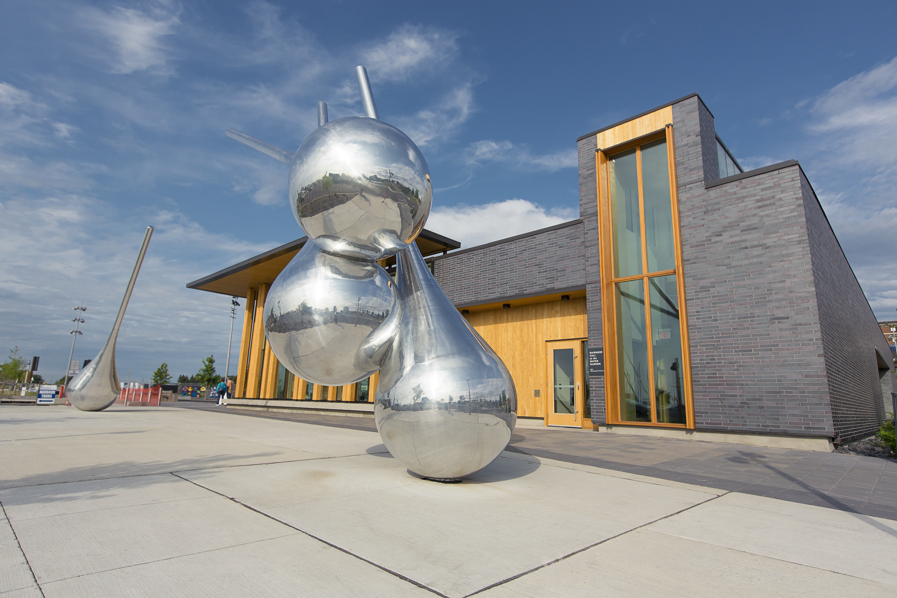 Enjoy art installations along the beautiful Thunder Bay waterfront. Credit: Thunder Bay Tourism