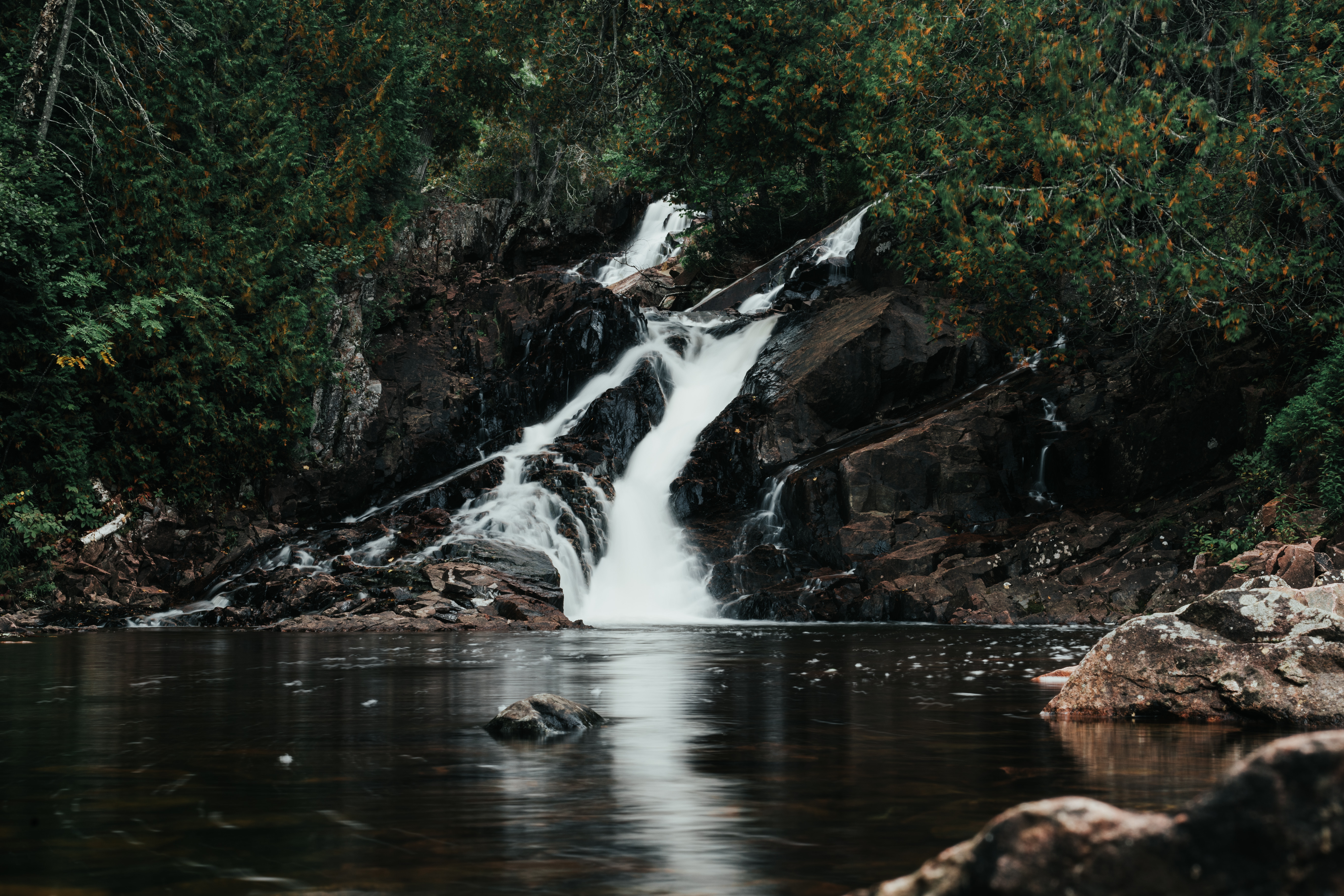 A secluded waterfall glen in Rainbow Falls Provincial Park. • Credit: Benjamin Wright | @benwrightfilms