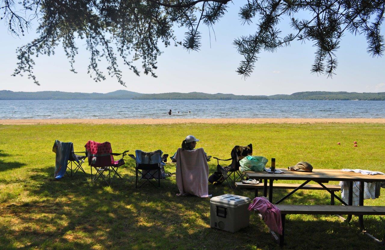 Picnicking at the beach at Windy Lake Provincial Park. • Photo: Ontario Parks