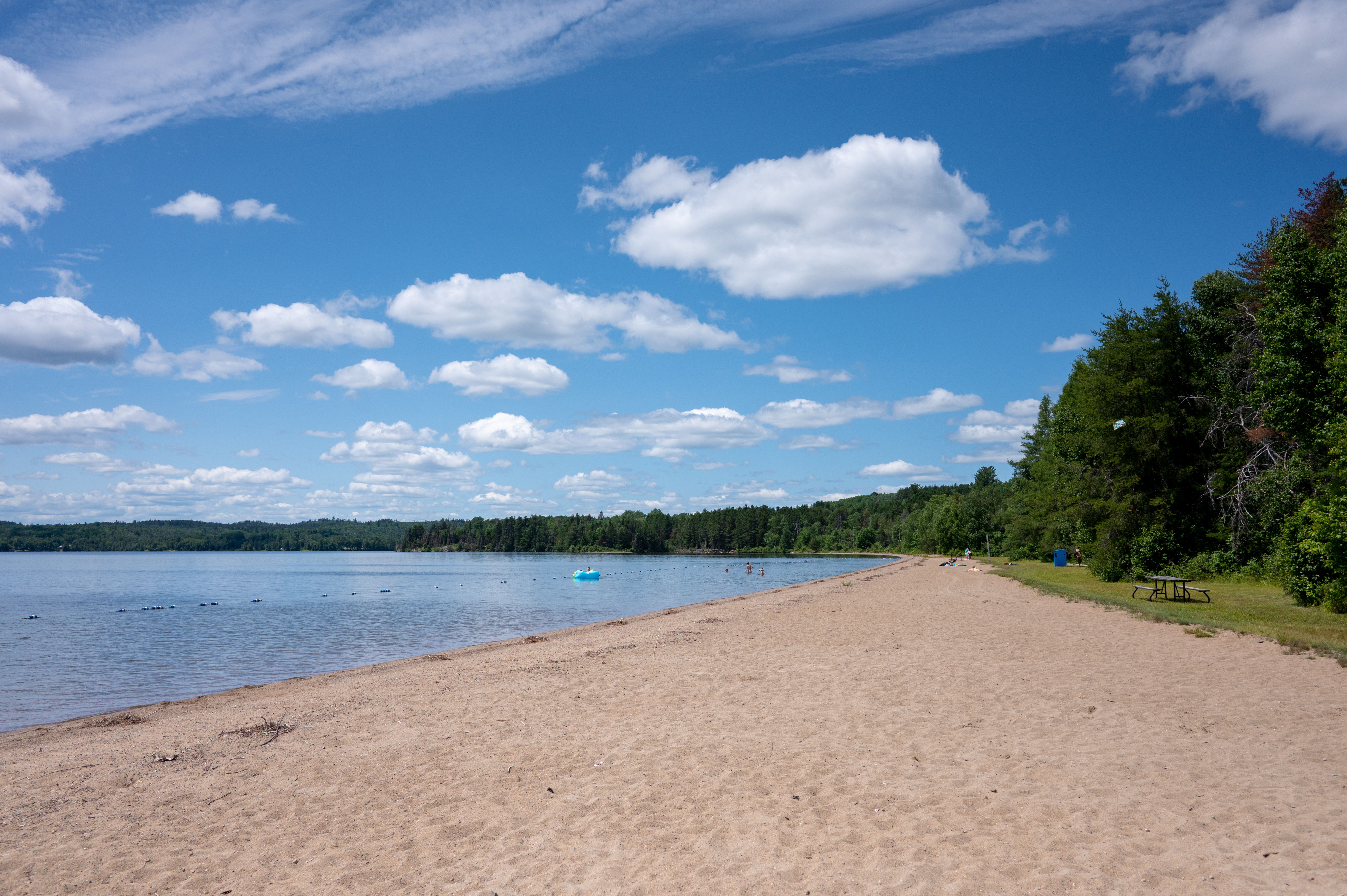 The main beach at Windy Lake Provincial Park.  • Photo: Ontario Parks