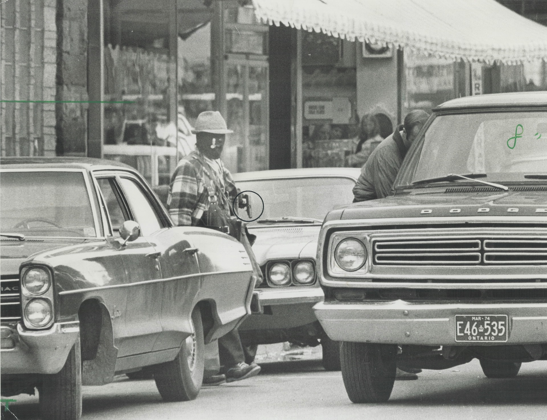 The Kenora Bank robbery of 1973. Photo Dan Dutton, Toronto Star