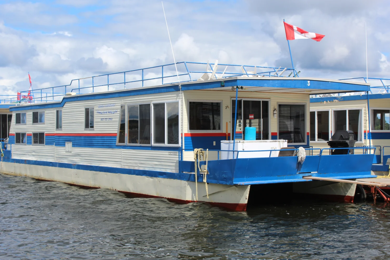 Rent a houseboat on Lac Seul.