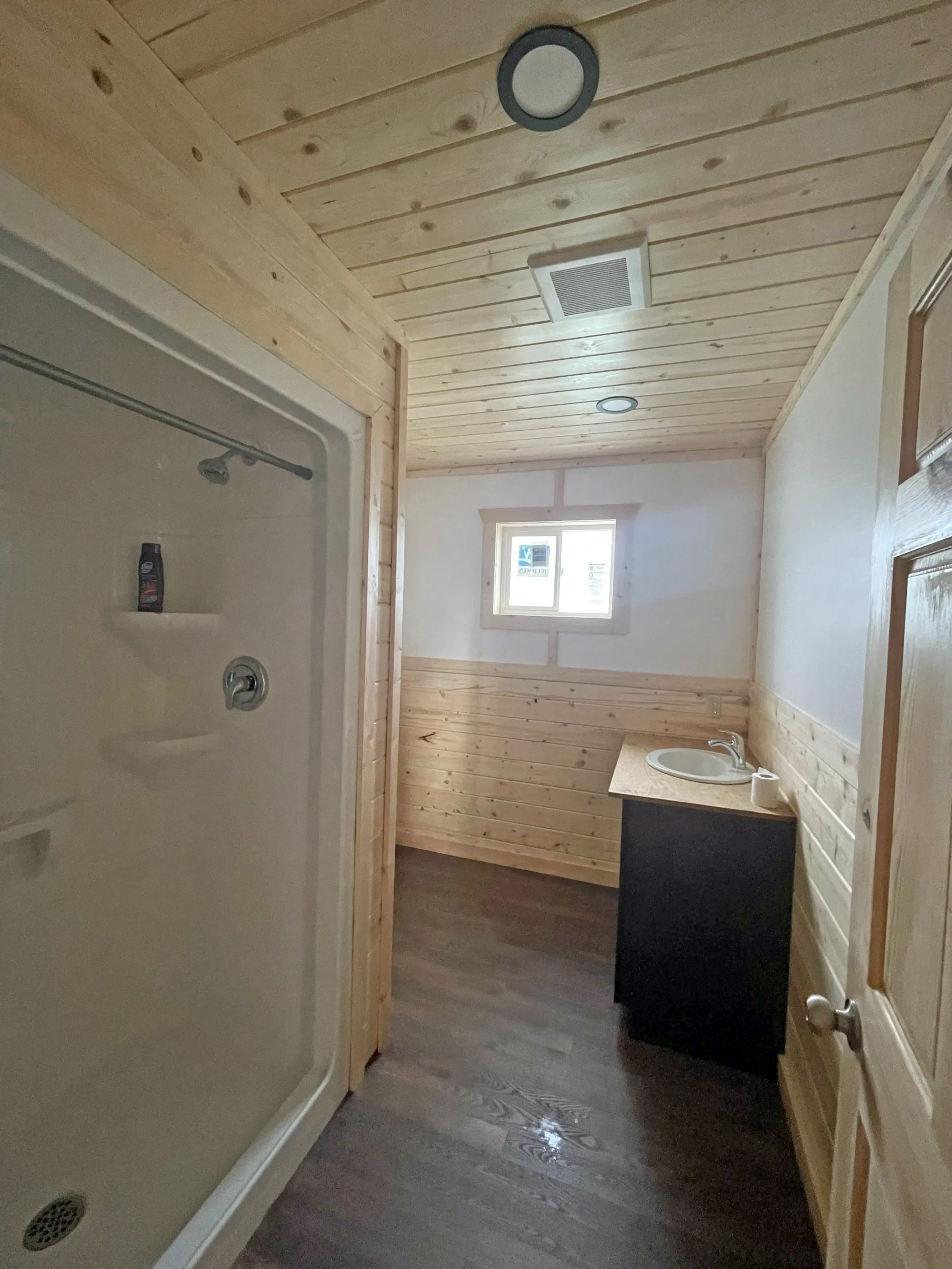 Chimo lodge Keeper Lake outpost bathroom