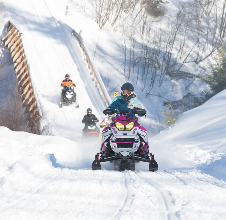 Soo-Loop-Snowmobiling-credit-Virgil-Knapp