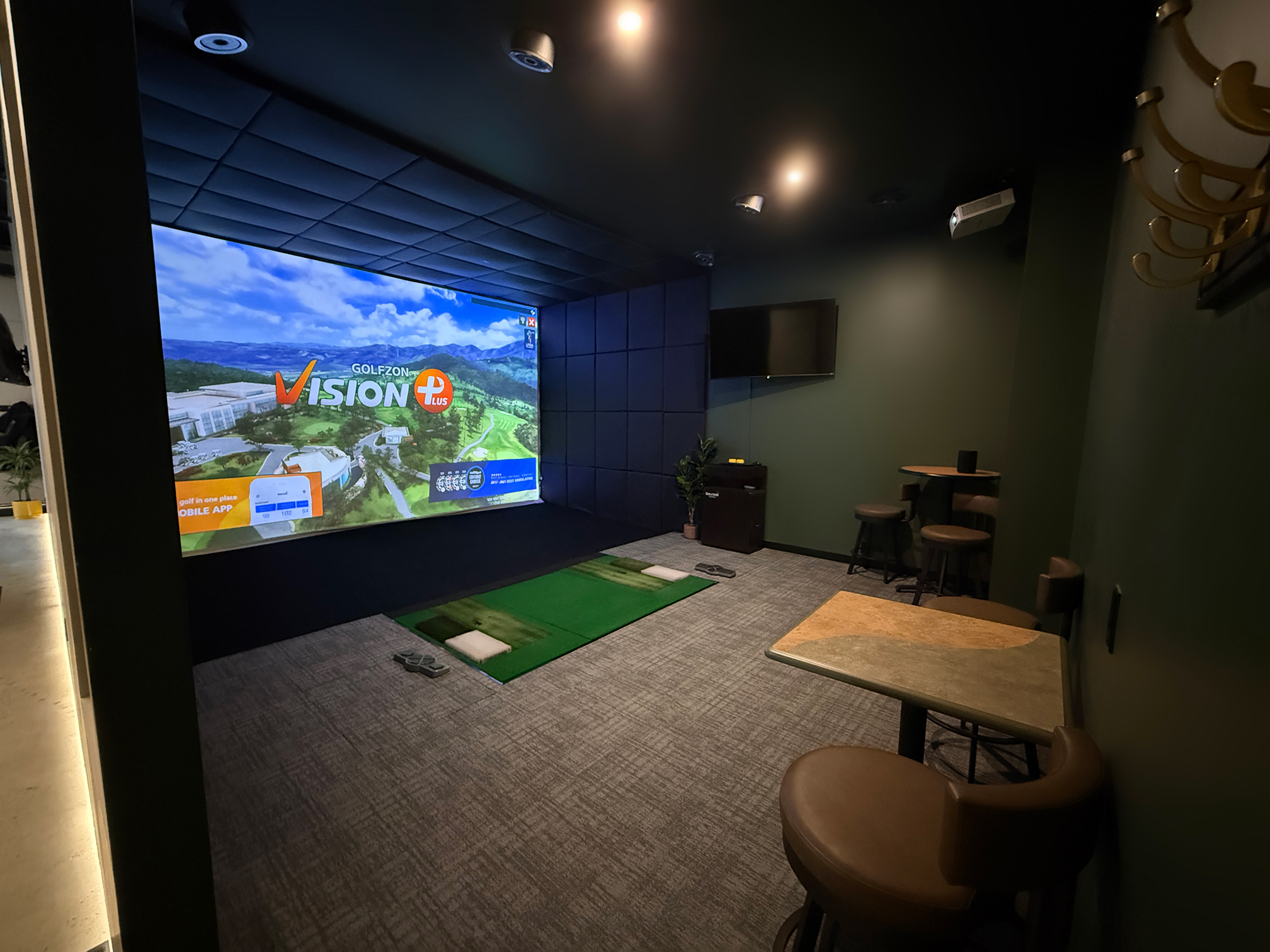 Offszn Golf Simulator Room