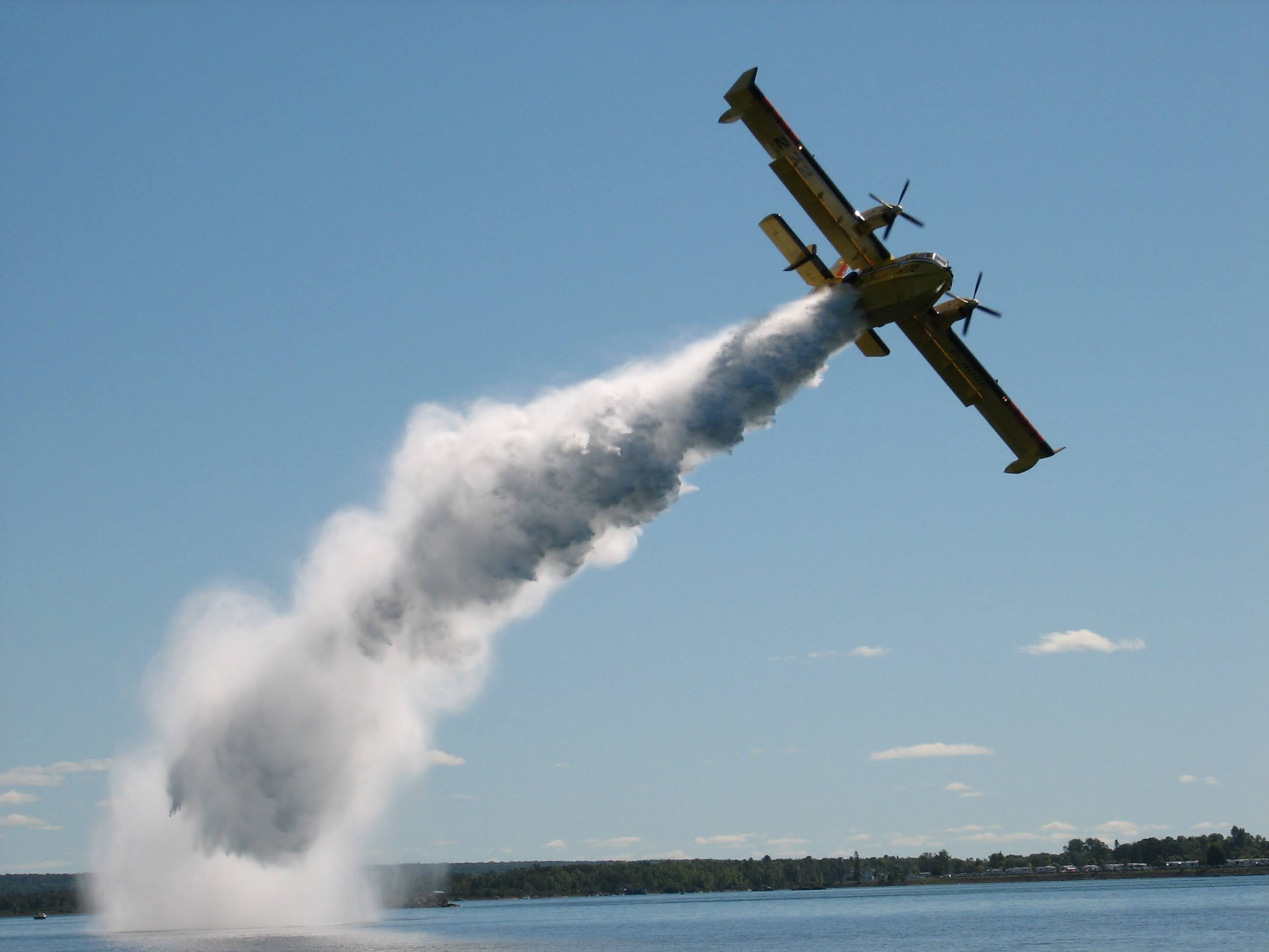Bushplane Over Lake Photo by Nadine Robinson