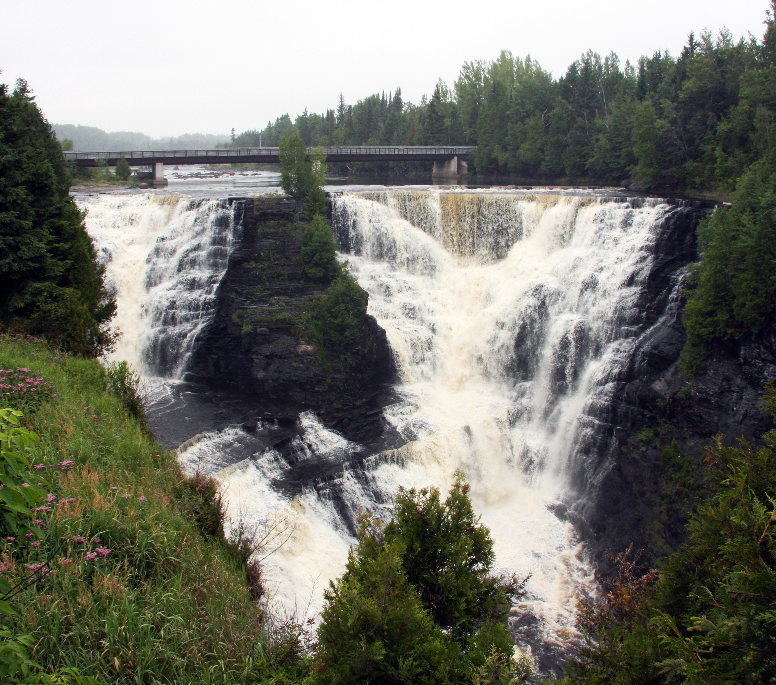 Kakabeka-Falls-5-reasons-to-stop.jpg