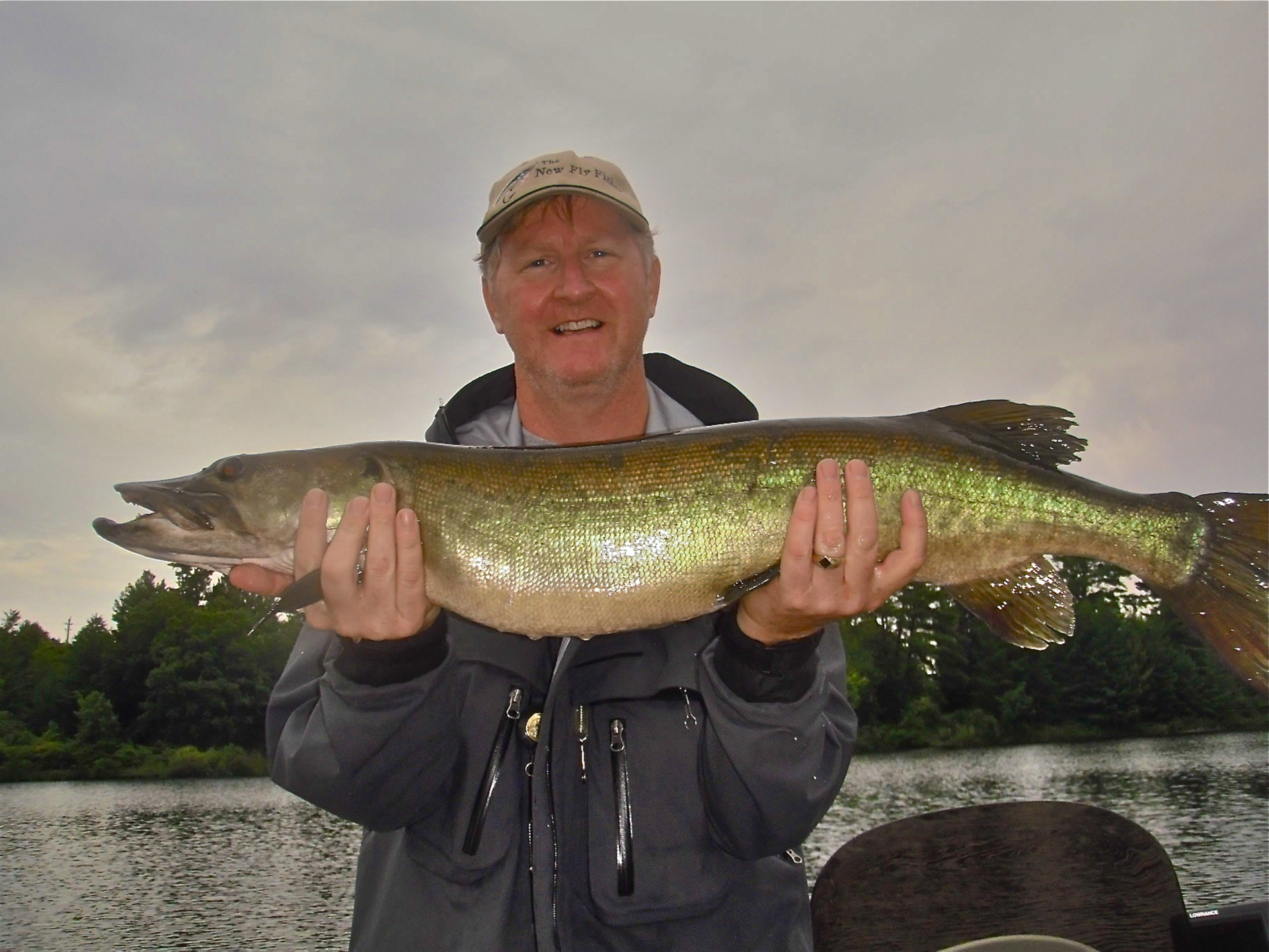 Musky in rain.jpg Musky in rain.jpg