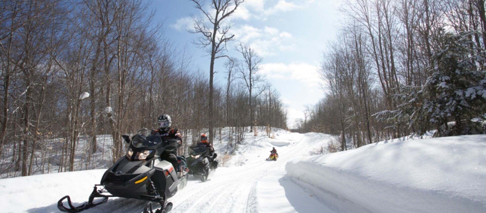 northern ontario snowmobile tours