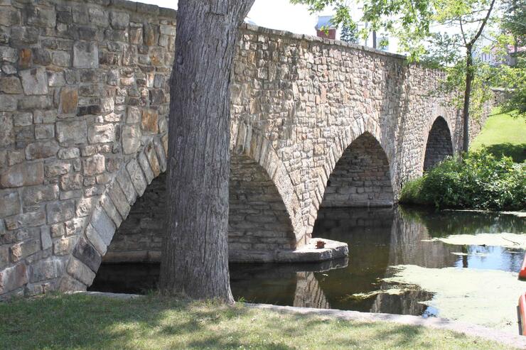 Beautiful historic Lyndhurst Bridge 1 SMALLER