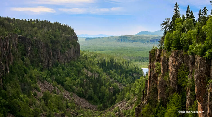 Ouimet-Canyon-Lake-Superior-Visits