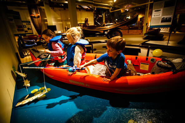 Canadian-Canoe-Museum-Family