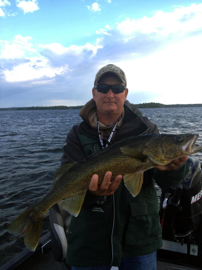 Fall walleye fishing on Lake of the Woods