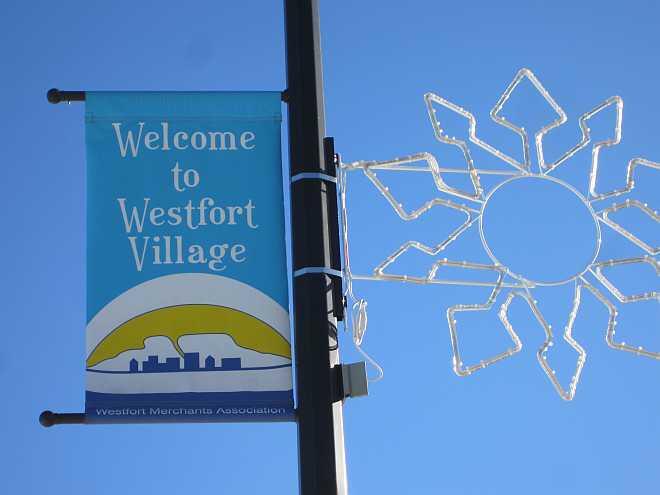 westfort village sign with snowflake 660