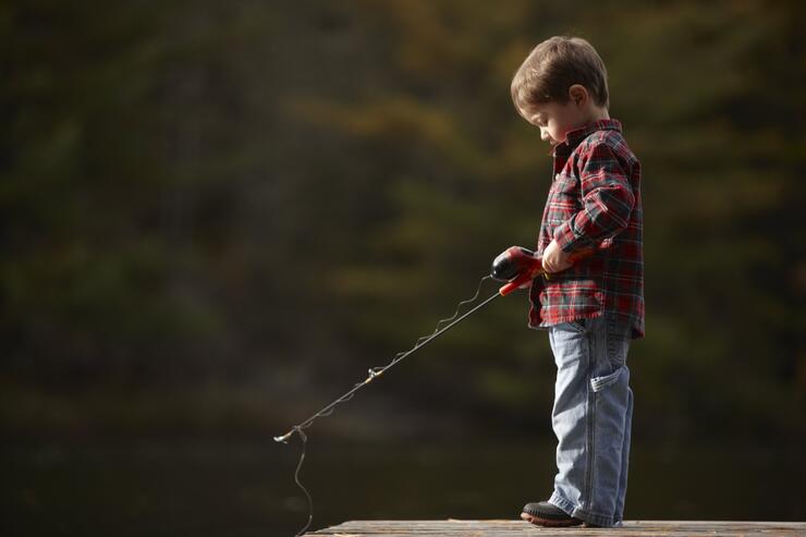 kids fishing