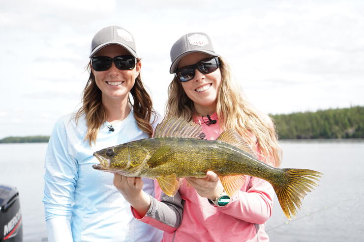 walleye fishing in Northwestern Ontario at Lost Bay Resort