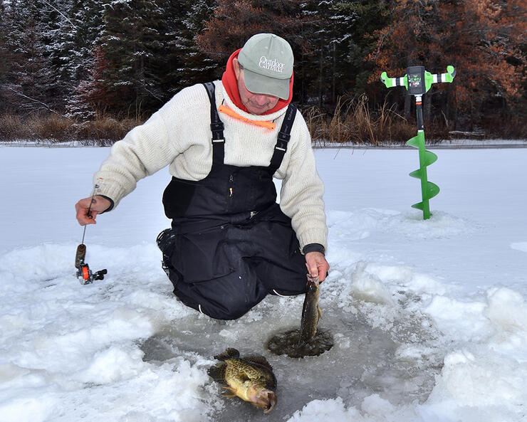 ice-fishing-3