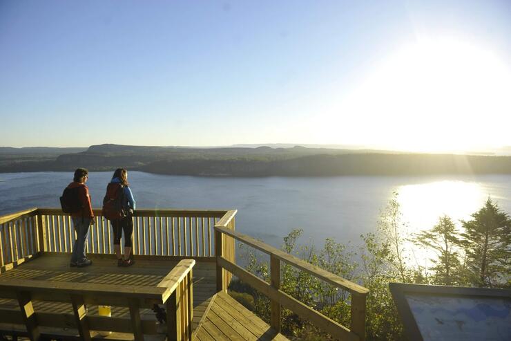 10 Fall Lookouts near Thunder Bay