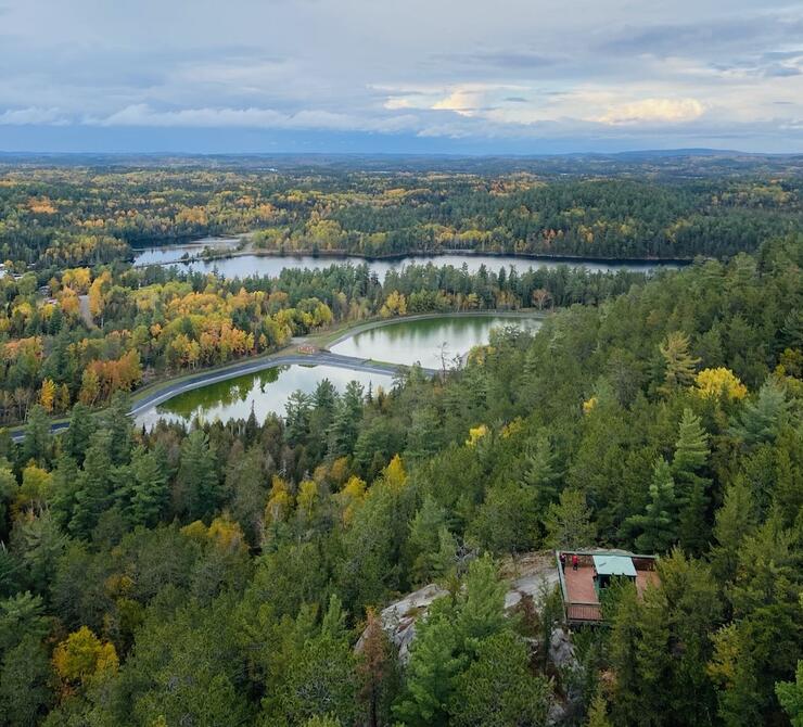 Lookout over lakes and fall colours