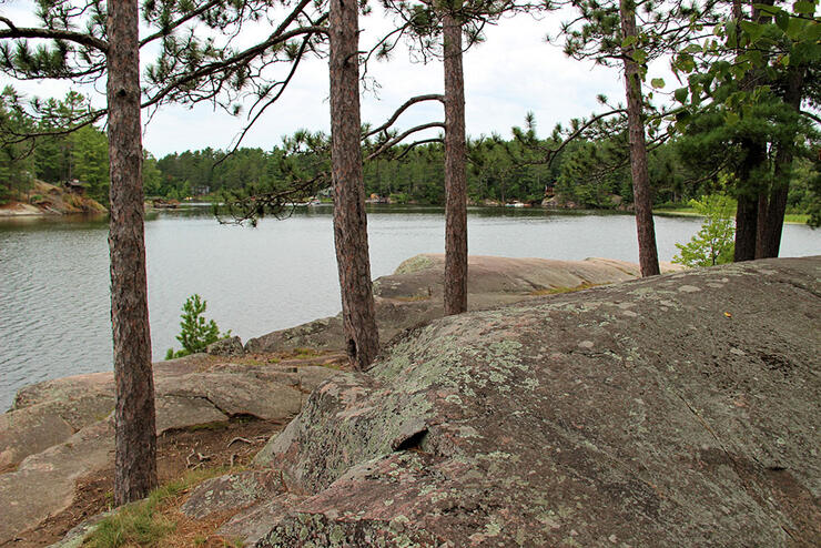 A rest stop at the West Arm of Lake Nipissing on the Vive le Nord route