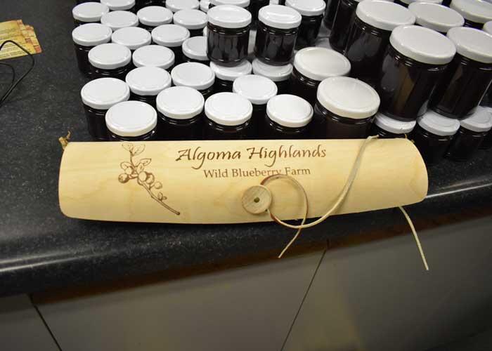 algoma highlands blueberry farm wooden gift package