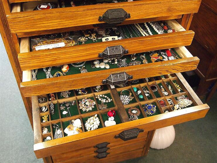 Black Cat Antiques Thunder Bay Northern Ontario Travel