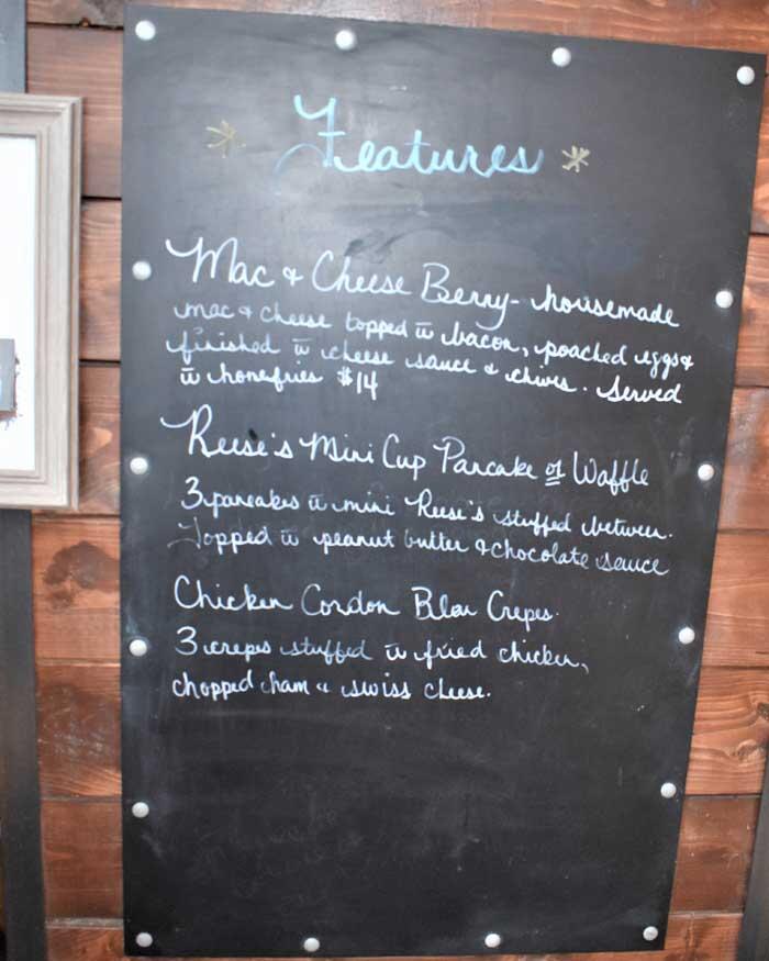 breakfast pig menu features