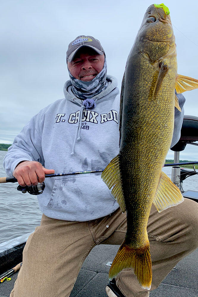 extreme angler walleye fishing