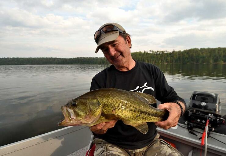 SIMPLE Way To Catch More Bass and Less Snags With a Worm. Worm