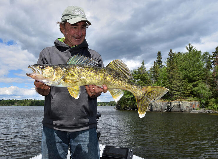 Slipping in on Walleye - Ontario Fishing & Hunting Outfitter Mini-Sites