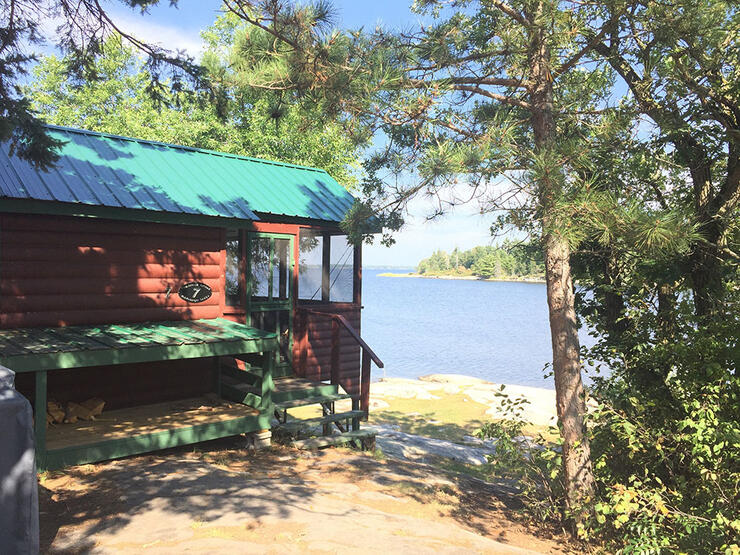 Tamarack Island Wilderness Lodge cabin and lake