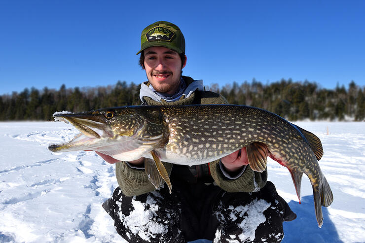 How to use Gord Pyzer's #1 rig for huge hardwater pike • Outdoor Canada