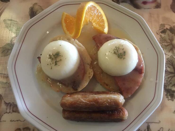 poached egg breakfast