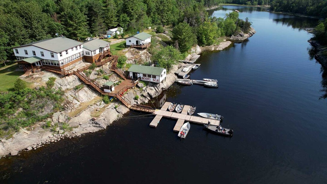 Fishing & Guides - Bear's Den Lodge - Fishing French River