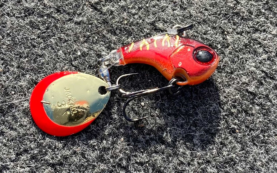 When to add a spinner to your walleye jig! 