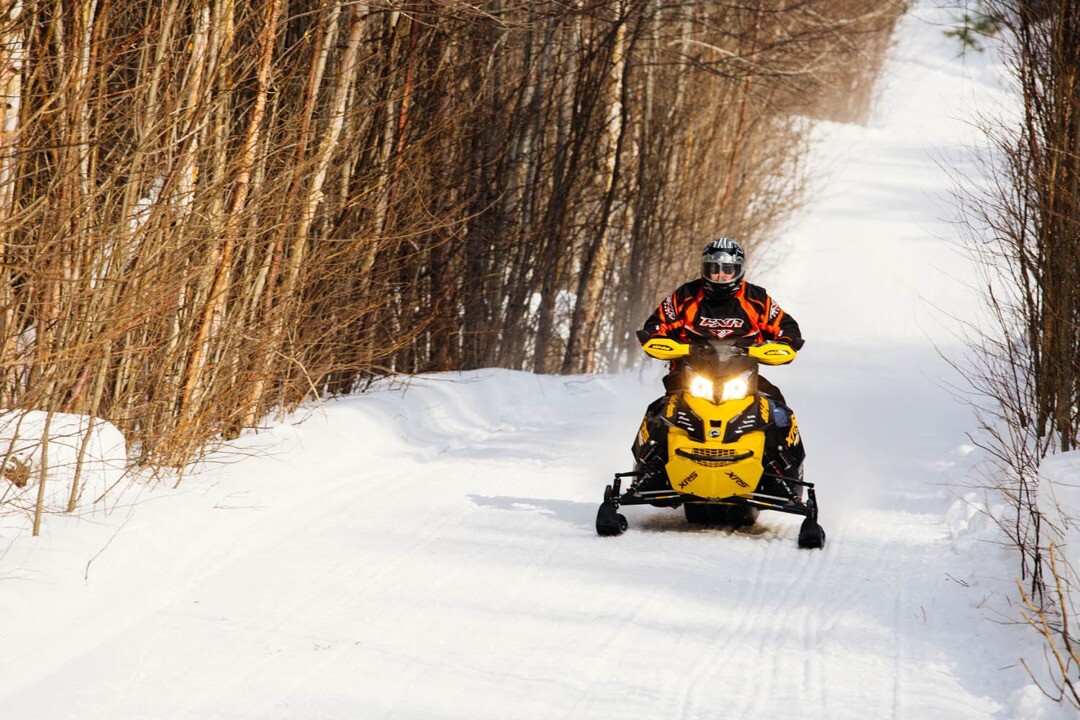 Snowmobile on sale riding gear