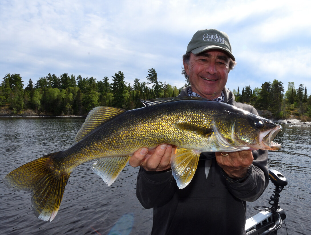 Slipping in on Walleye - Ontario Fishing & Hunting Outfitter Mini-Sites