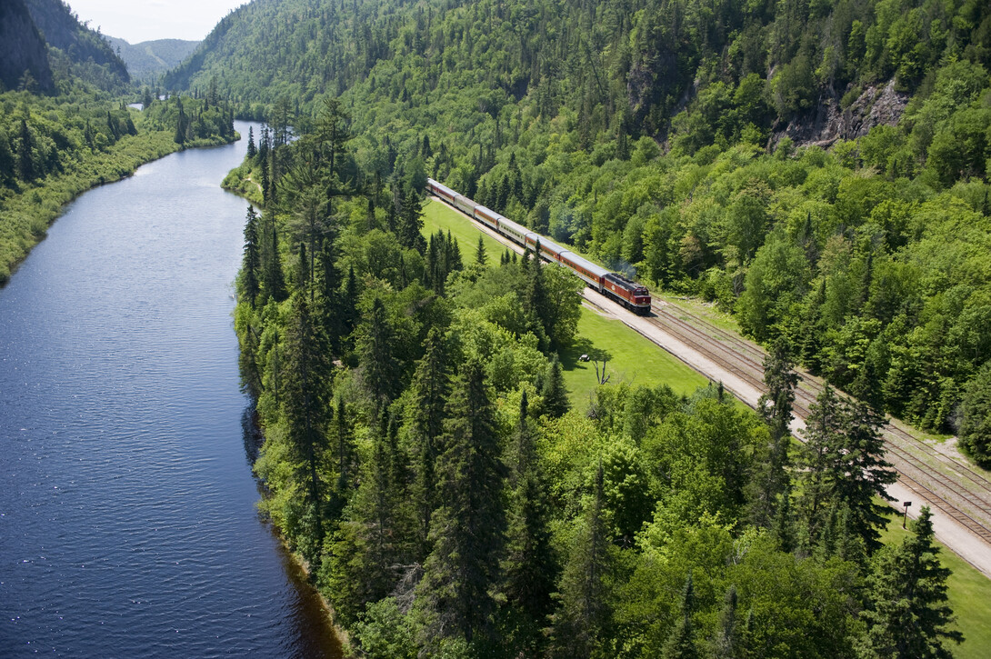 scenic train trips ontario