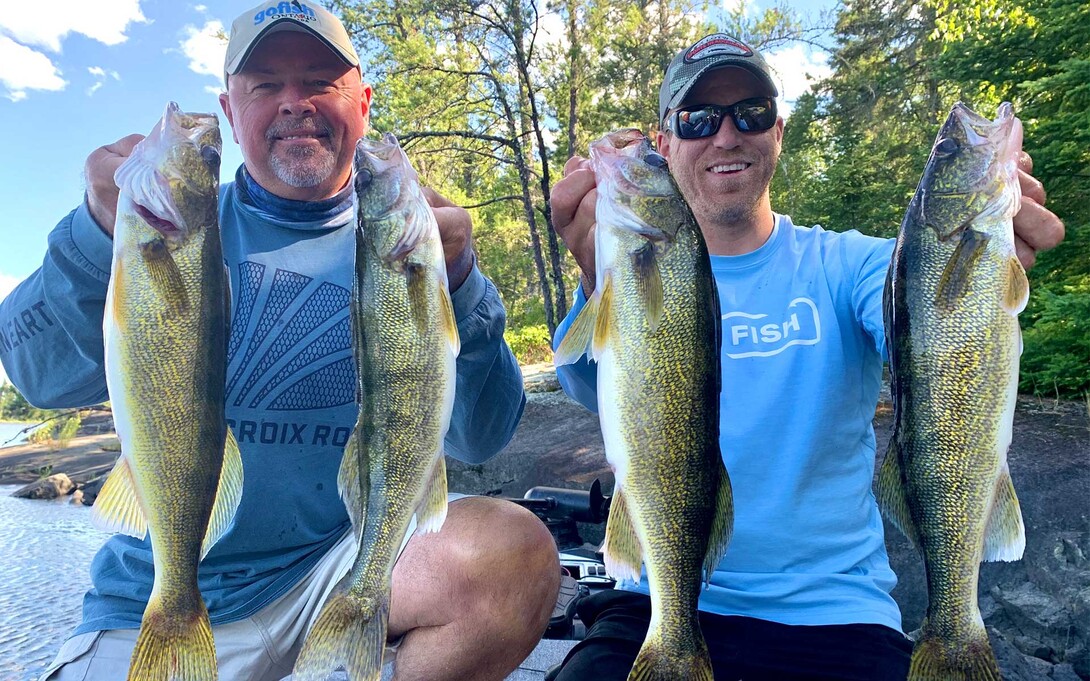 st. croix walleye fishing! in middle of lake, between 2 buoys, use #4/0  hook with leeches. minimum cast and allow it to float at 30 ft. can also  use 6 purple worm.