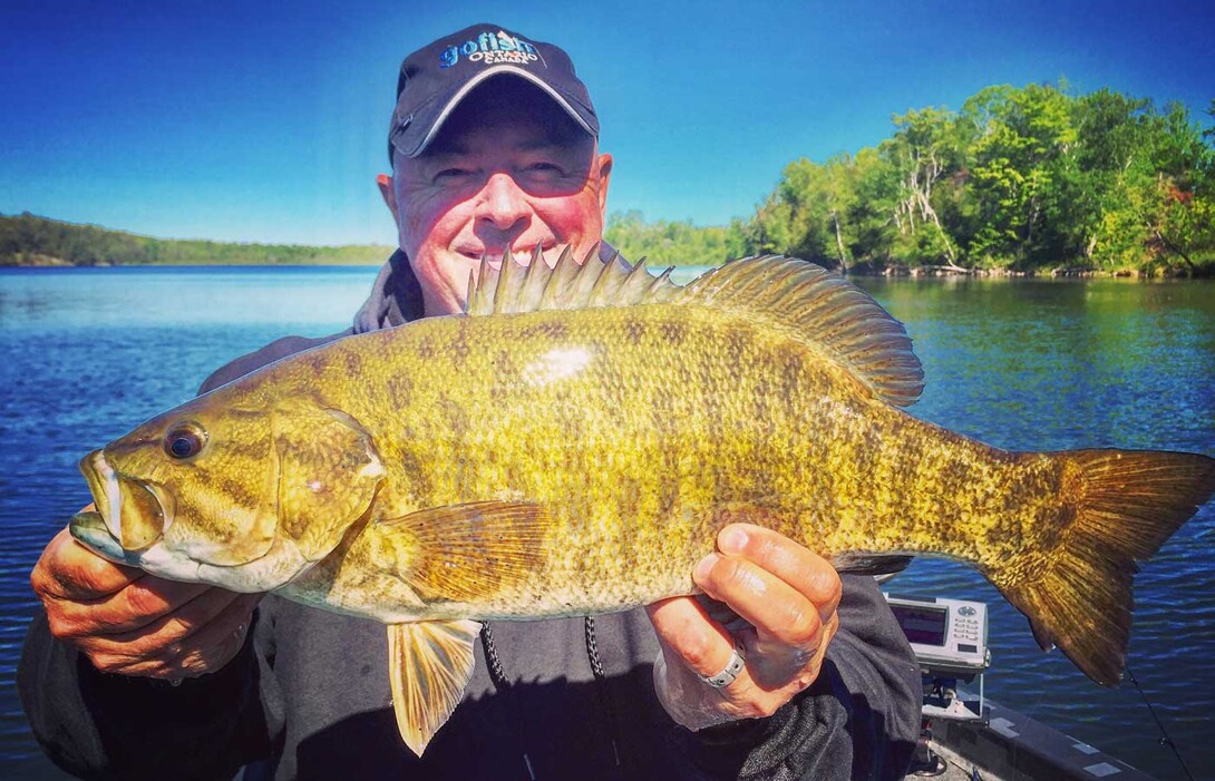 Early Fall Bass Fishing! (Finesse Baits And Big Smallmouth